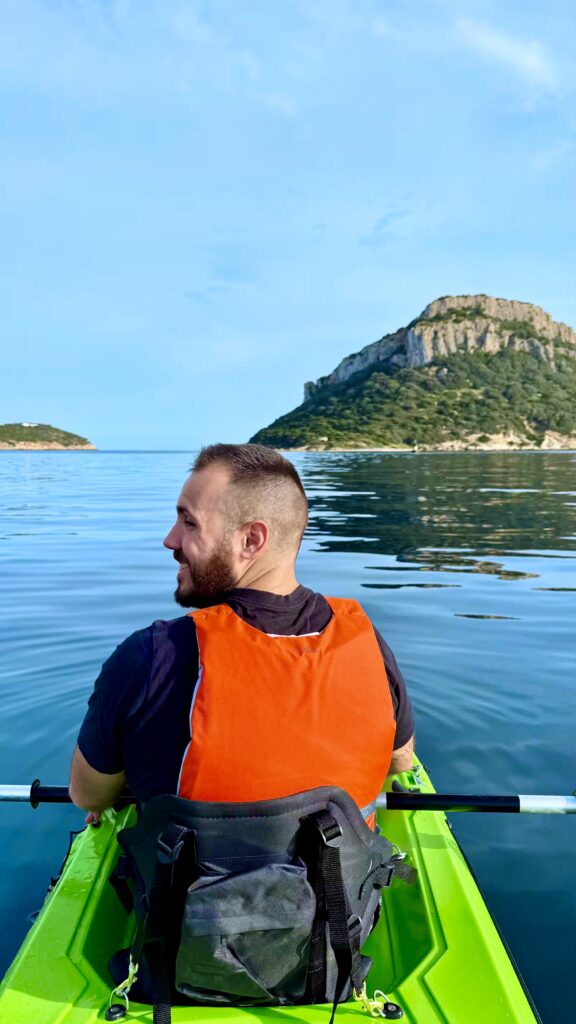 Kayak canoa delivery noleggio tour cala moresca golfo aranci olbia canoe sardegna top