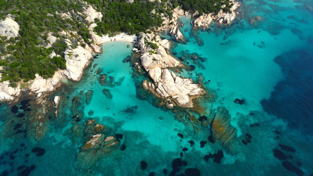 Spiaggia delle Vacche cala girgolu